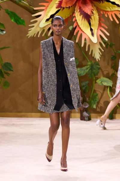 Look 39